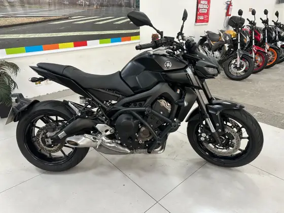 YAMAHA MT-09 