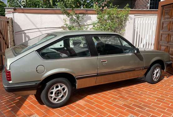 CHEVROLET-MONZA-1984