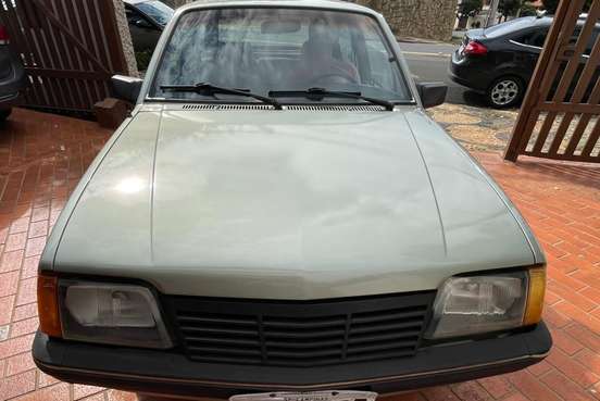 CHEVROLET-MONZA-1984