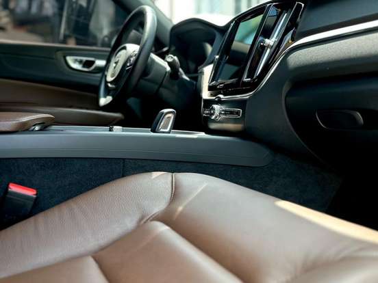 VOLVO-XC60-2.0 T8 HYBRID MOMENTUM AWD GEARTRONIC VOLVO-XC60-2021
