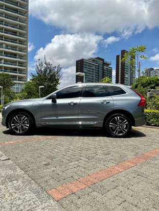 VOLVO-XC60-2021