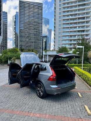 VOLVO-XC60-2021