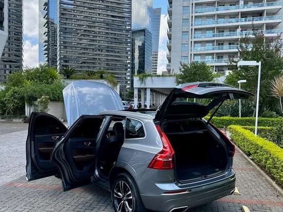 VOLVO-XC60-2.0 T8 HYBRID MOMENTUM AWD GEARTRONIC VOLVO-XC60-2021