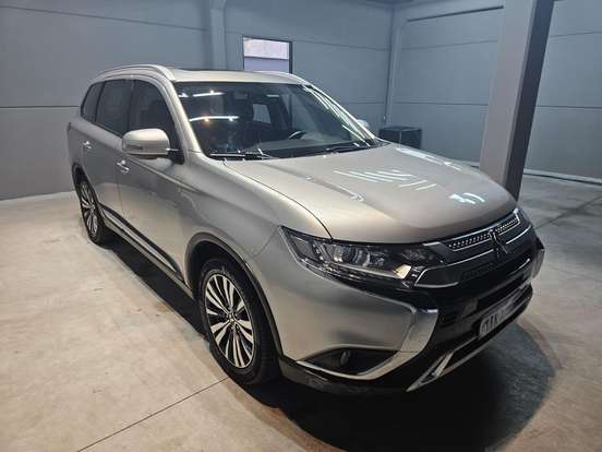MITSUBISHI-OUTLANDER-2.0 MIVEC GASOLINA HPE AUTOMÁTICO MITSUBISHI-OUTLANDER-2019