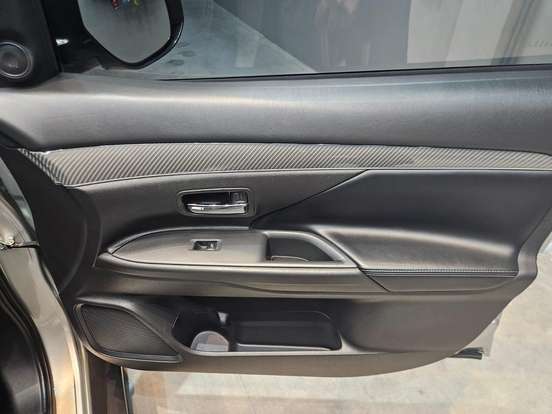 MITSUBISHI-OUTLANDER-2.0 MIVEC GASOLINA HPE AUTOMÁTICO MITSUBISHI-OUTLANDER-2019