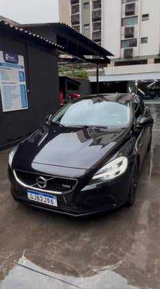 VOLVO V40 2.0 T4 MOMENTUM GASOLINA 4P AUTOMÁTICO
