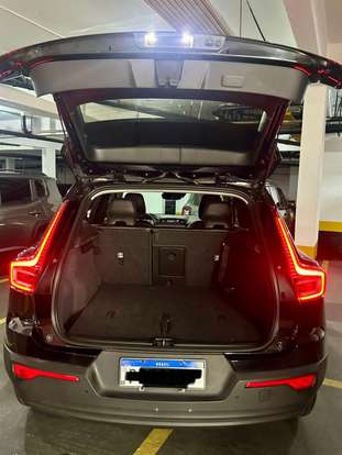 VOLVO-XC40-2018