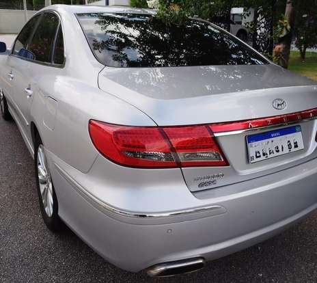 HYUNDAI-AZERA-2010