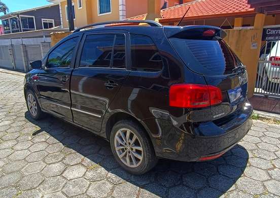 VOLKSWAGEN-SPACEFOX-2012