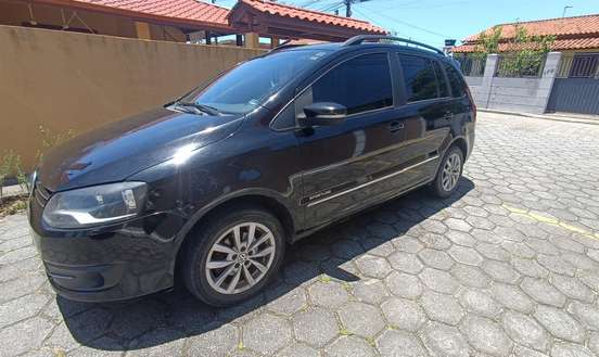 VOLKSWAGEN-SPACEFOX-2012