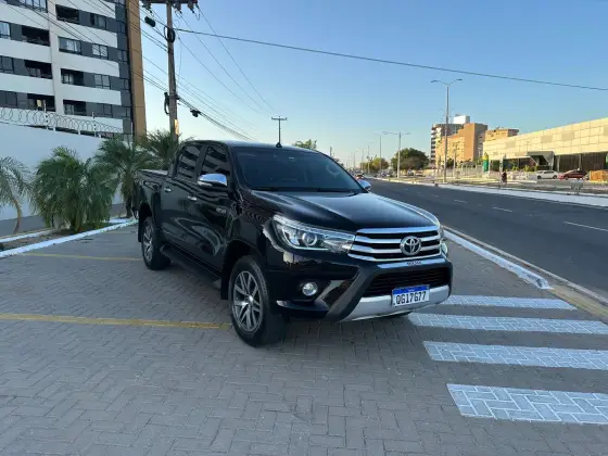 TOYOTA HILUX 2.8 SRX 4X4 CD 16V DIESEL 4P AUTOMÁTICO