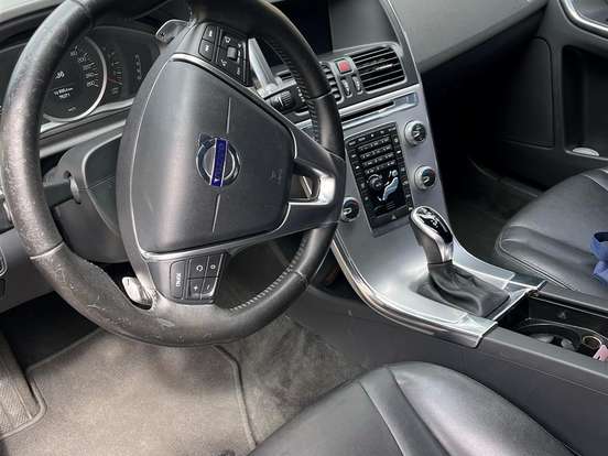 VOLVO-XC60-2.0 T5 KINETIC GASOLINA 4P AUTOMÁTICO VOLVO-XC60-2017