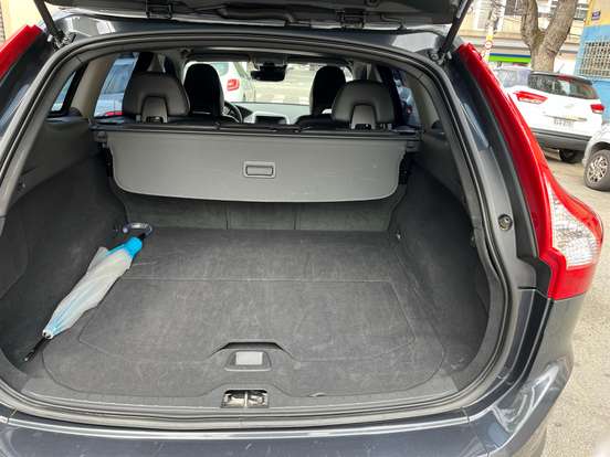 VOLVO-XC60-2017
