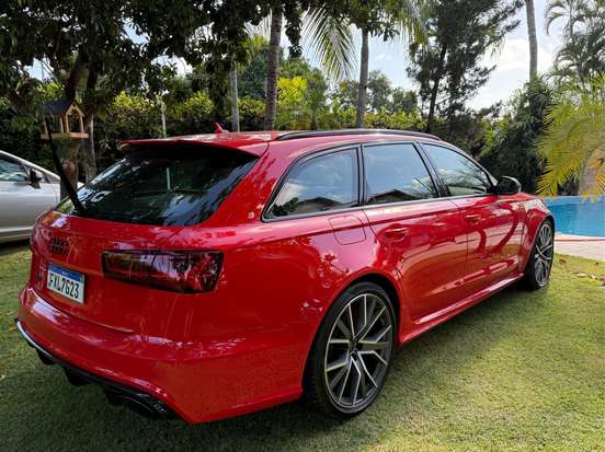 AUDI-RS6-2016