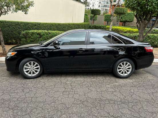TOYOTA-CAMRY-2010