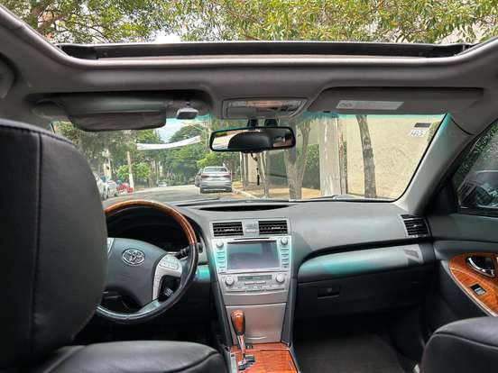TOYOTA-CAMRY-2010