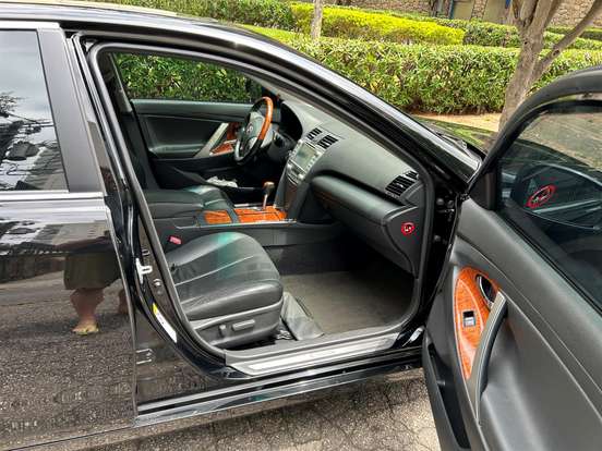 TOYOTA-CAMRY-2010