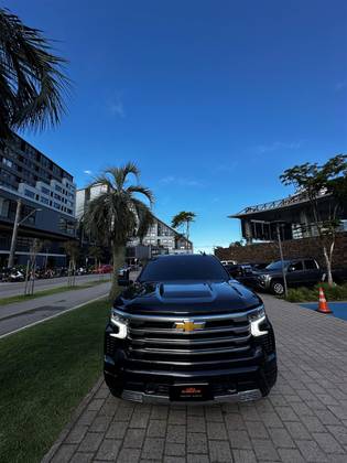 CHEVROLET SILVERADO 5.3 V8 GASOLINA 1500 HIGH COUNTRY 4X4 AUTOMÁTICO