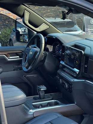 CHEVROLET-SILVERADO-2023