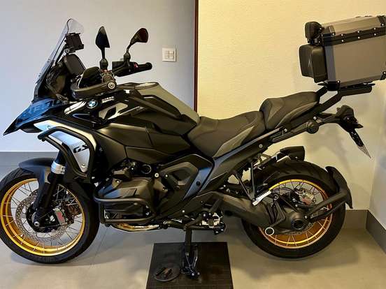 BMW-R 1300 GS TRIPLE BLACK BMW-R 1300 GS TRIPLE BLACK-2024