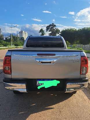 TOYOTA-HILUX-2016