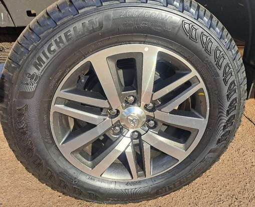 TOYOTA-HILUX-2016