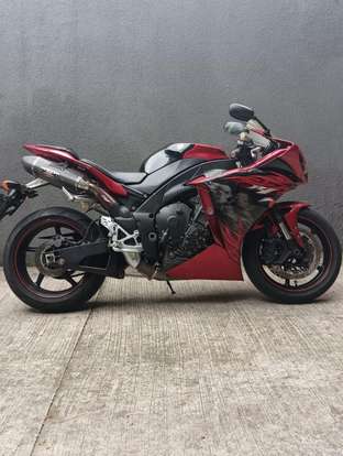 YAMAHA-YZF R1-2011