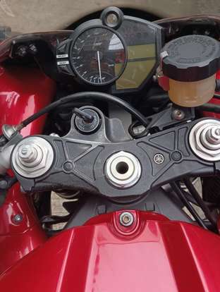 YAMAHA-YZF R1-2011
