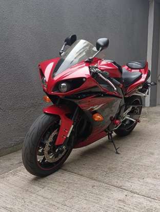 YAMAHA-YZF R1-2011