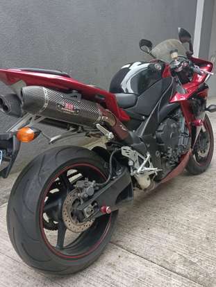 YAMAHA-YZF R1-2011