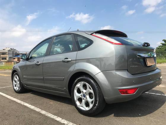 FORD FOCUS 2.0 TITANIUM HATCH 16V FLEX 4P AUTOMÁTICO