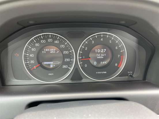 VOLVO-XC60-2012