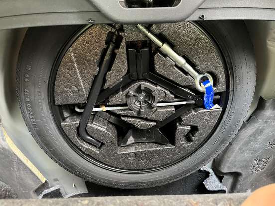 VOLVO-XC60-2012