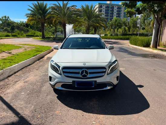 MERCEDES-BENZ-GLA 200-2015