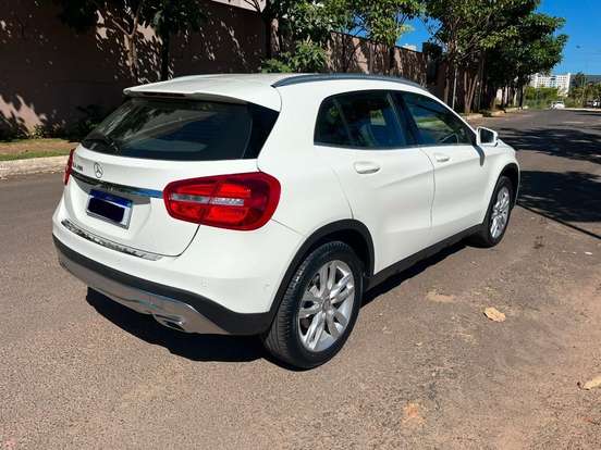 MERCEDES-BENZ-GLA 200-1.6 CGI ADVANCE 16V TURBO FLEX 4P AUTOMÁTICO MERCEDES-BENZ-GLA 200-2015