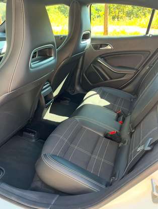 MERCEDES-BENZ-GLA 200-2015
