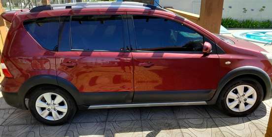 NISSAN-LIVINA-2013