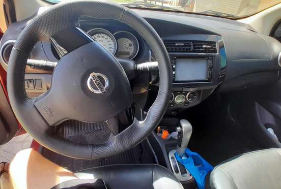 NISSAN-LIVINA-2013