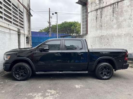 RAM-1500-5.7 V8 GASOLINA REBEL CD 4X4 AUTOMÁTICO RAM-1500-2022