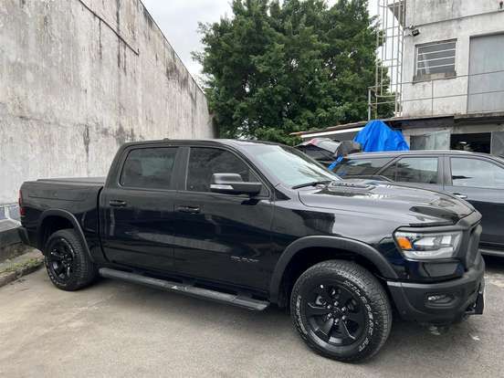 RAM-1500-5.7 V8 GASOLINA REBEL CD 4X4 AUTOMÁTICO RAM-1500-2022