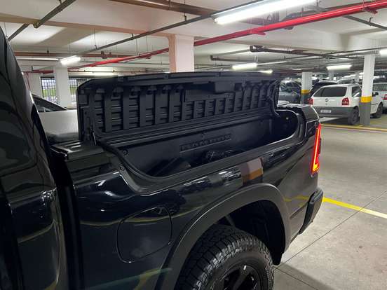 RAM-1500-5.7 V8 GASOLINA REBEL CD 4X4 AUTOMÁTICO RAM-1500-2022