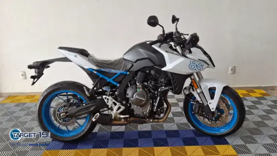 SUZUKI GSX-8S 