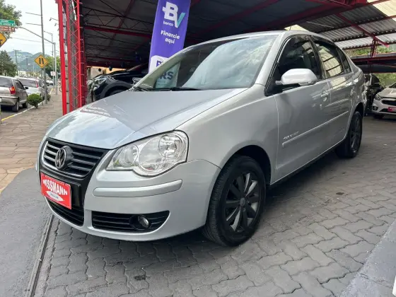VOLKSWAGEN POLO SEDAN 1.6 MI COMFORTLINE 8V FLEX 4P MANUAL