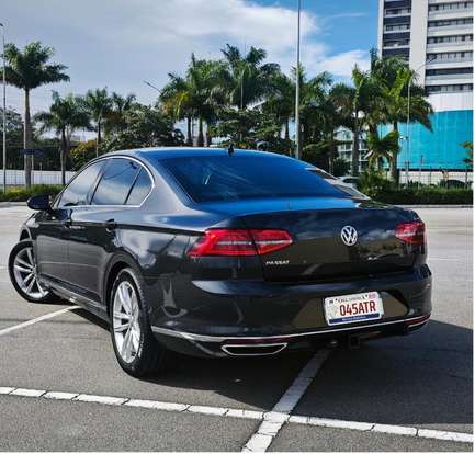 VOLKSWAGEN-PASSAT-2018