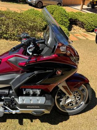 HONDA GL 1800 GOLD WING TOUR 