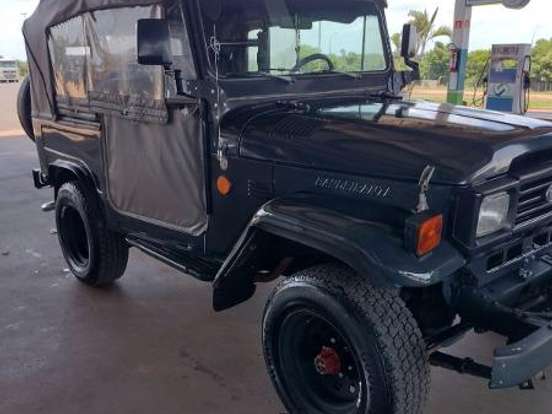 TOYOTA-BANDEIRANTE-3.7 BJ50L SPORT 4X4 TETO LONA DIESEL 2P MANUAL TOYOTA-BANDEIRANTE-1999