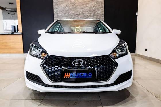 HYUNDAI HB20S 1.6 COMFORT STYLE 16V FLEX 4P AUTOMÁTICO