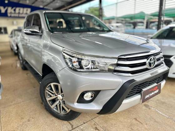 TOYOTA HILUX 2.8 SRX 4X4 CD 16V DIESEL 4P AUTOMÁTICO