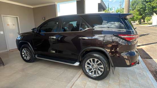 TOYOTA-HILUX SW4-2022