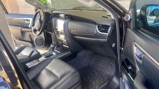 TOYOTA-HILUX SW4-2.8 D-4D TURBO DIESEL SRX 4X4 AUTOMÁTICO TOYOTA-HILUX SW4-2022